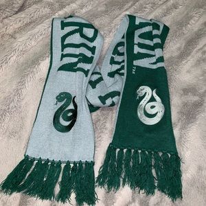 Slytherin scarf from The Wizarding World of HP